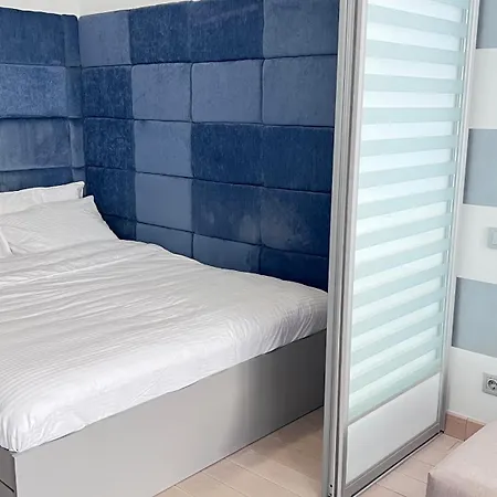 Osapart Pretty At The Complex Great Britain