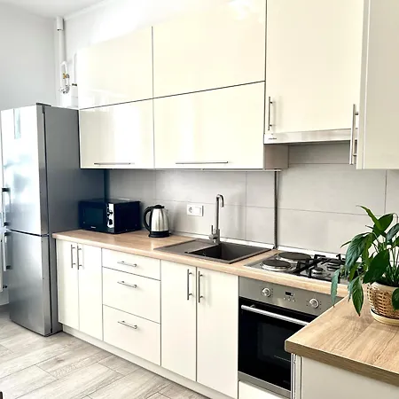 Osapart Pretty At The Complex Great Britain * إلفيف