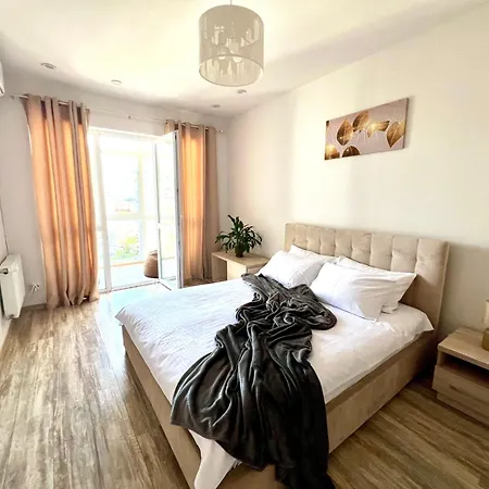 Osapart Pretty At The Complex Great Britain