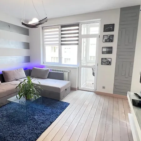 Osapart Pretty At The Complex Great Britain * إلفيف