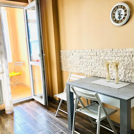 Osapart Pretty At The Complex Great Britain *