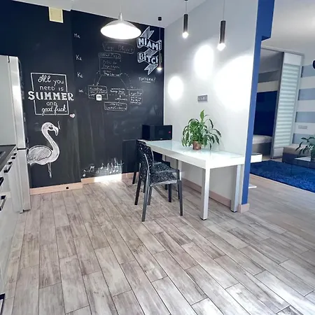 Osapart Pretty At The Complex Great Britain