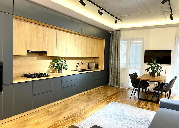 Osapart Pretty At The Complex Great Britain * リヴィウ