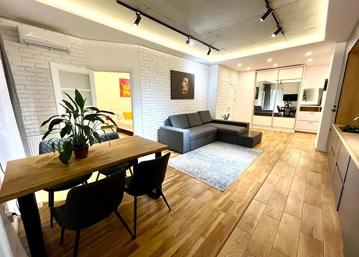 Osapart Pretty At The Complex Great Britain * إلفيف