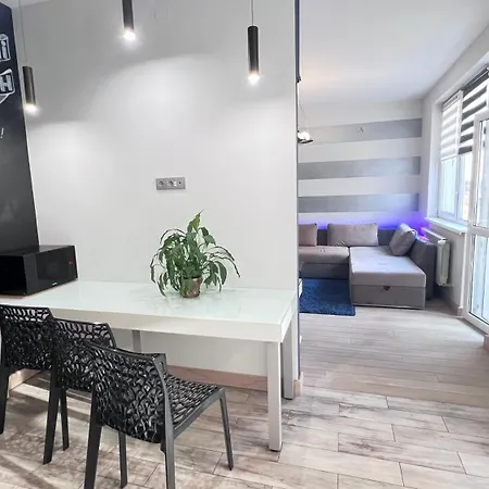 Osapart Pretty At The Complex Great Britain *