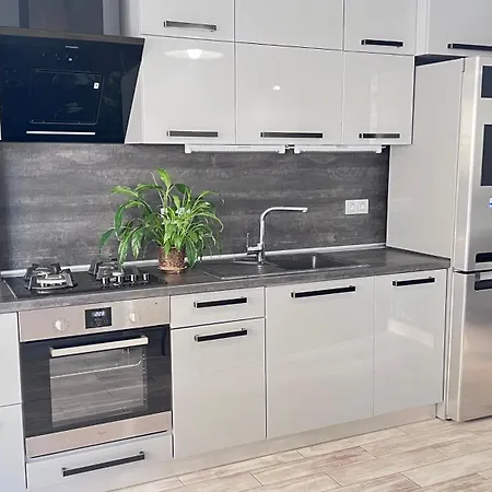 Osapart Pretty At The Complex Great Britain Lviv